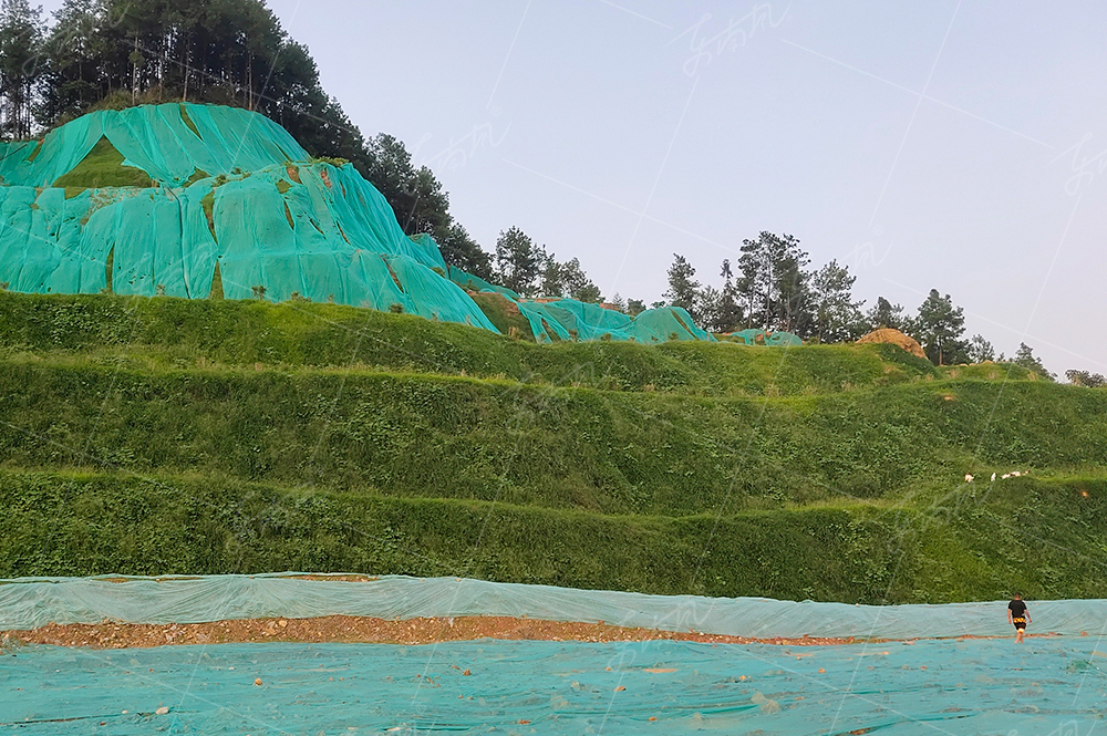 矿山修复-高陡裸岩